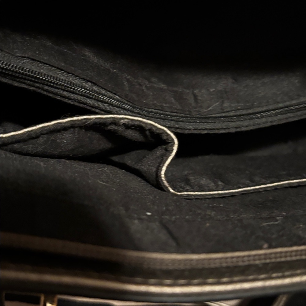 Mia Farrow gold Leather Shoulder Bag - Picture 3 of 4